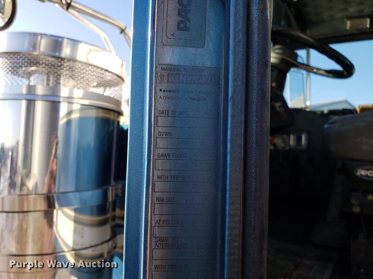 image for item DD3956 1993 Kenworth W900 semi truck