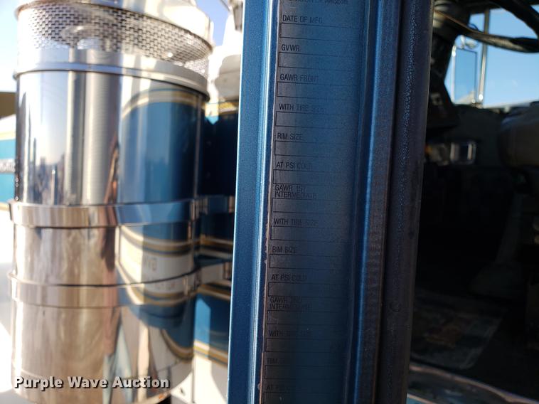 image for item DD3956 1993 Kenworth W900 semi truck