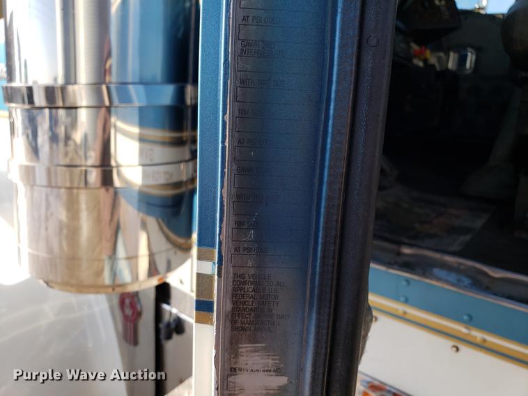 image for item DD3956 1993 Kenworth W900 semi truck