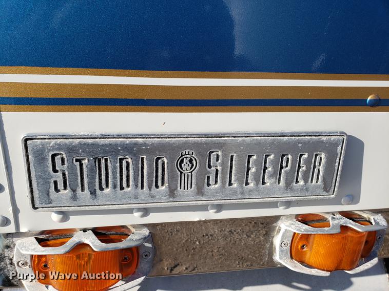 image for item DD3956 1993 Kenworth W900 semi truck