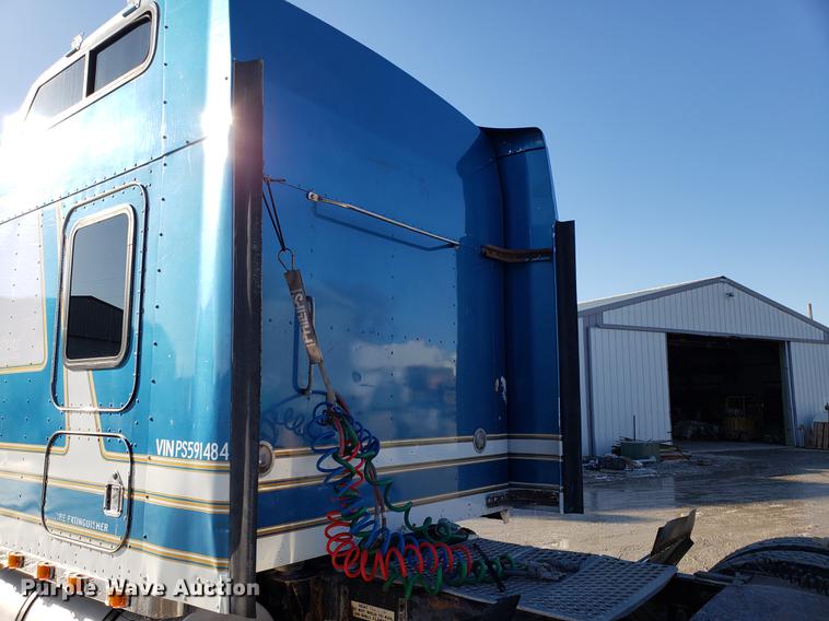 image for item DD3956 1993 Kenworth W900 semi truck