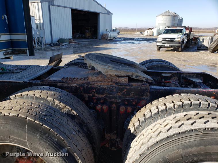 image for item DD3956 1993 Kenworth W900 semi truck