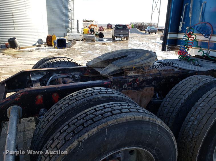 image for item DD3956 1993 Kenworth W900 semi truck