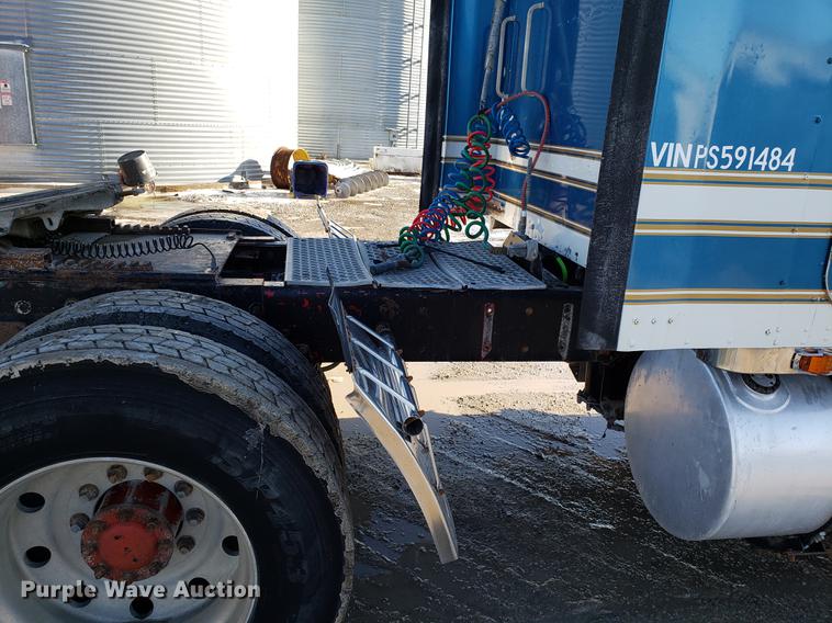 image for item DD3956 1993 Kenworth W900 semi truck