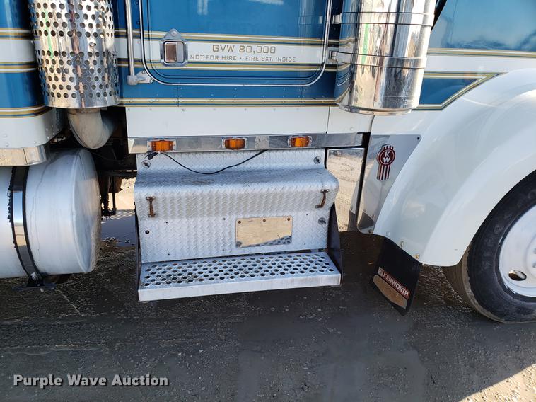 image for item DD3956 1993 Kenworth W900 semi truck