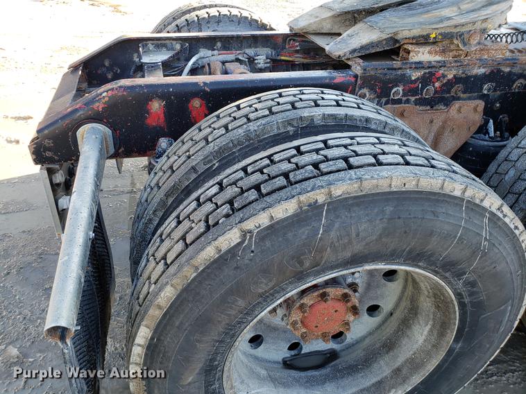 image for item DD3956 1993 Kenworth W900 semi truck