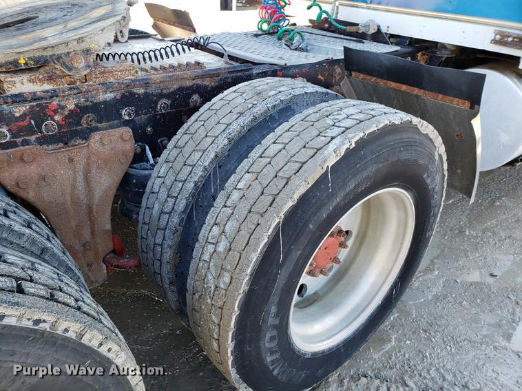 image for item DD3956 1993 Kenworth W900 semi truck