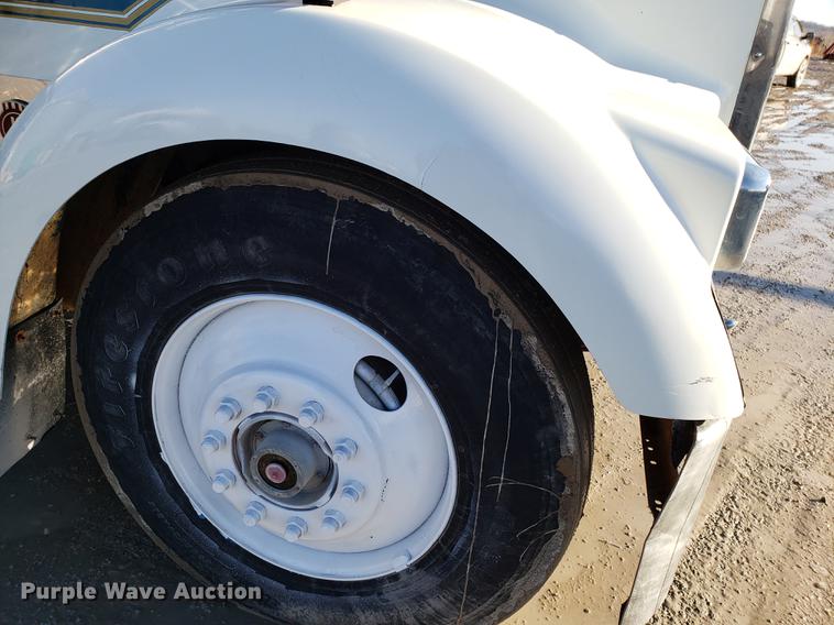 image for item DD3956 1993 Kenworth W900 semi truck