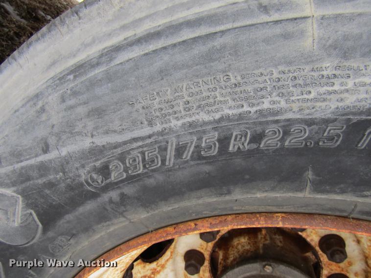 image for item DE5975 2007 Wabash dry van trailer