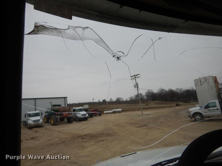 image for item DE6027 2007 Freightliner Business Class M2 semi truck