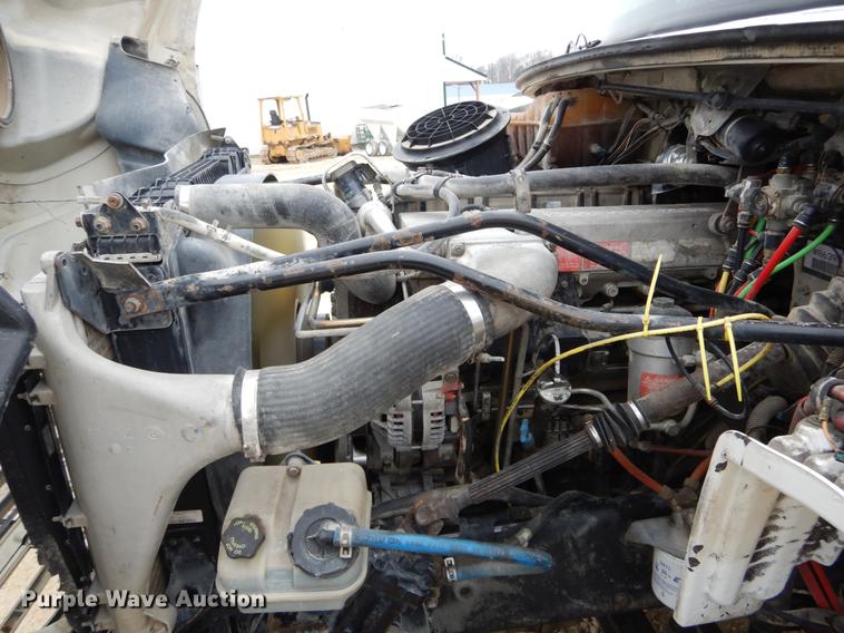 image for item DE6027 2007 Freightliner Business Class M2 semi truck