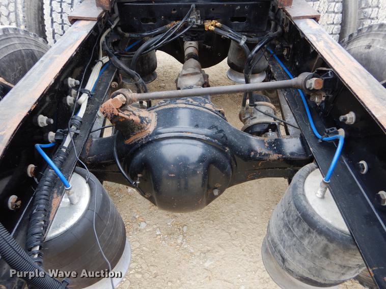 image for item DE6027 2007 Freightliner Business Class M2 semi truck