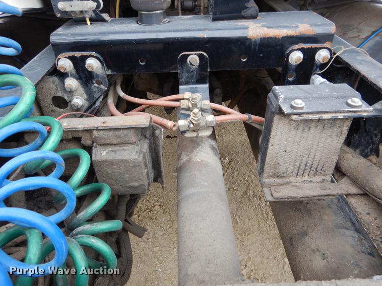 image for item DE6027 2007 Freightliner Business Class M2 semi truck