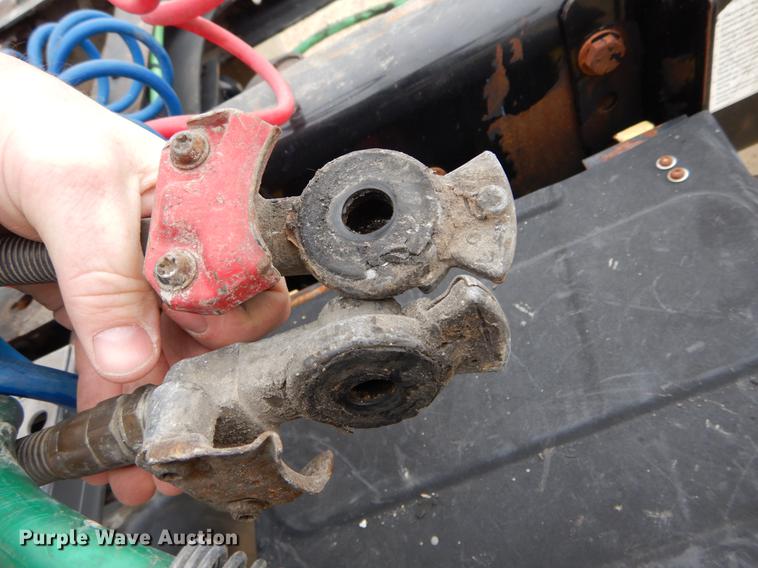 image for item DE6027 2007 Freightliner Business Class M2 semi truck