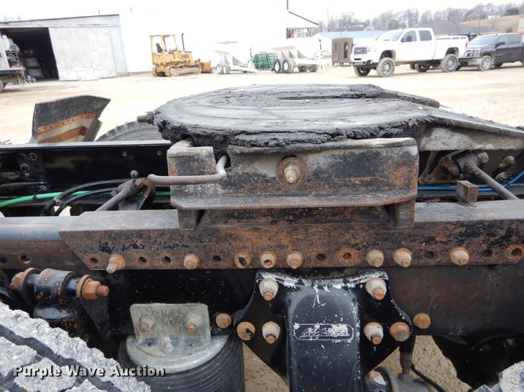 image for item DE6027 2007 Freightliner Business Class M2 semi truck