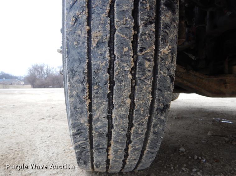 image for item DE6027 2007 Freightliner Business Class M2 semi truck