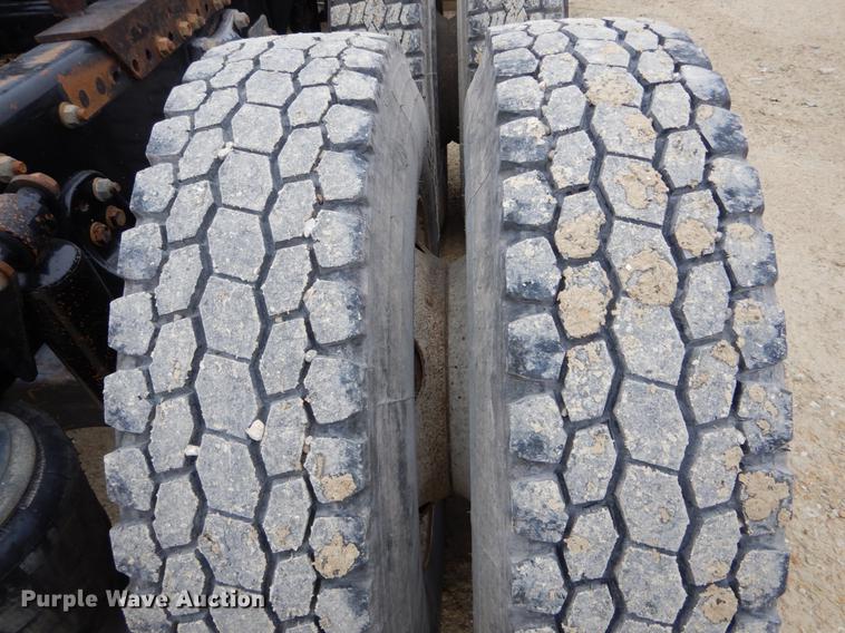 image for item DE6027 2007 Freightliner Business Class M2 semi truck