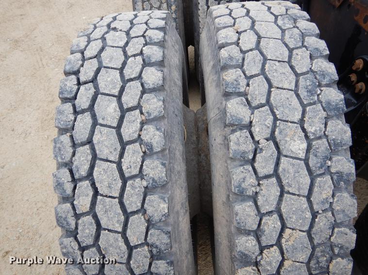 image for item DE6027 2007 Freightliner Business Class M2 semi truck