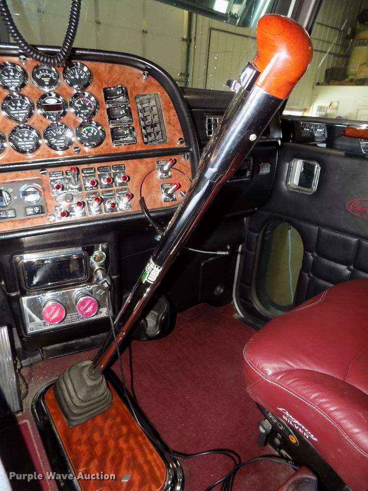 image for item DE7593 2003 Peterbilt 379 EXHD semi truck