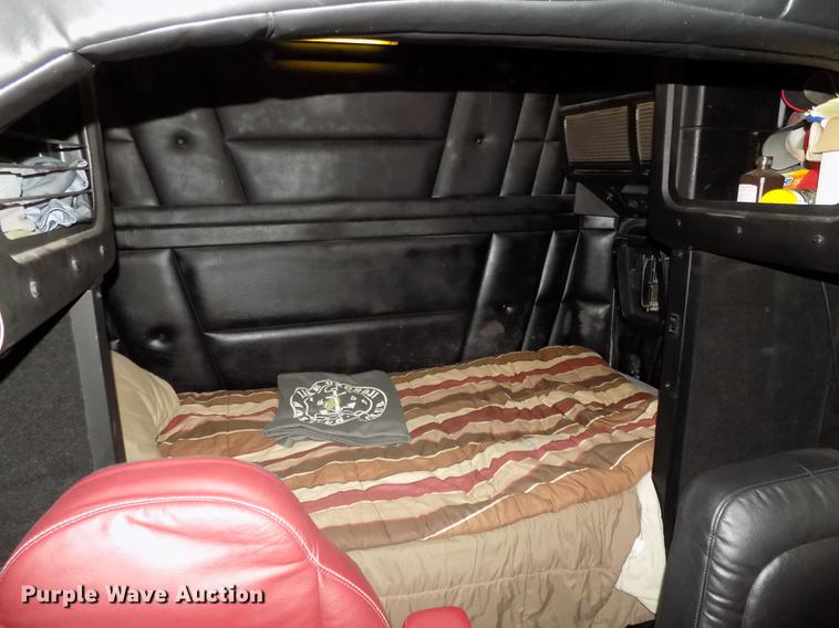 image for item DE7593 2003 Peterbilt 379 EXHD semi truck