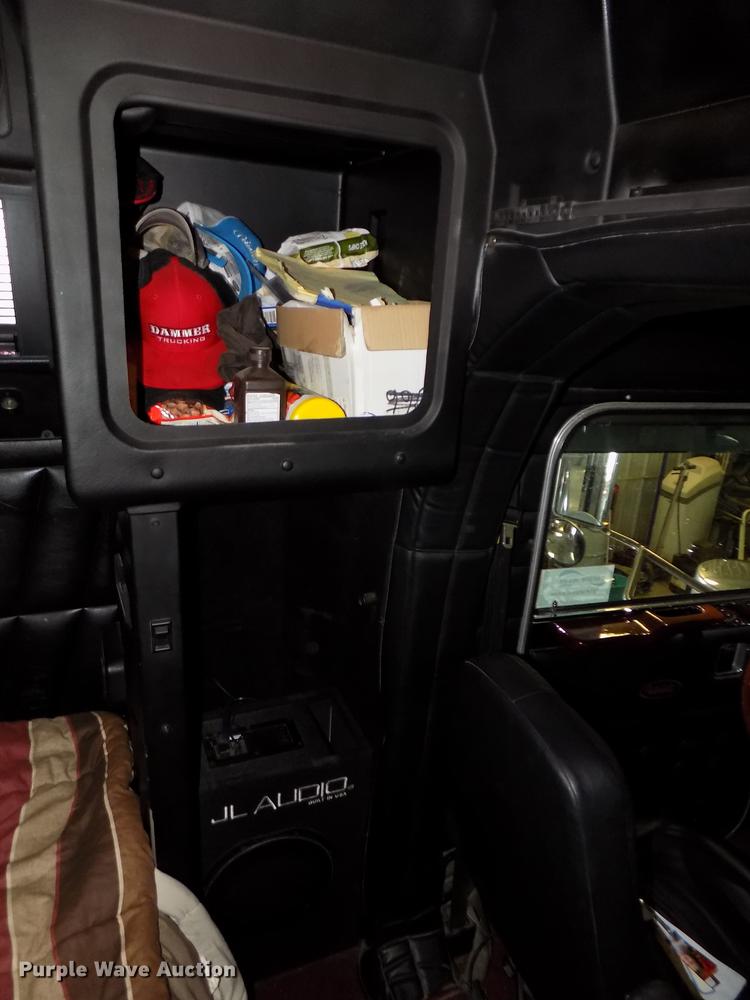 image for item DE7593 2003 Peterbilt 379 EXHD semi truck