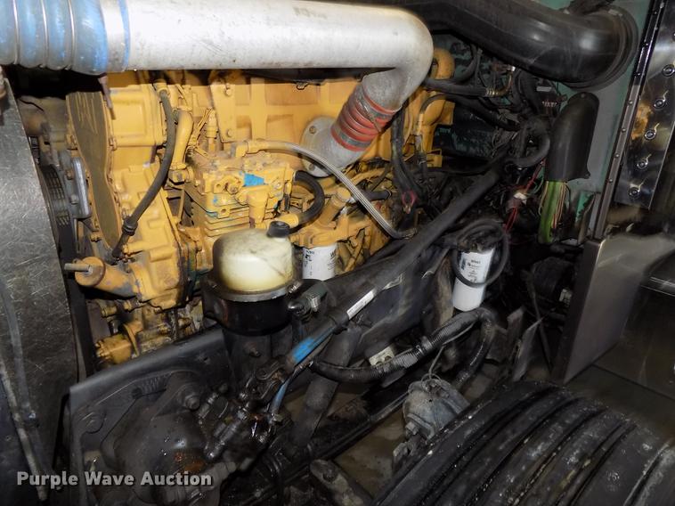 image for item DE7593 2003 Peterbilt 379 EXHD semi truck