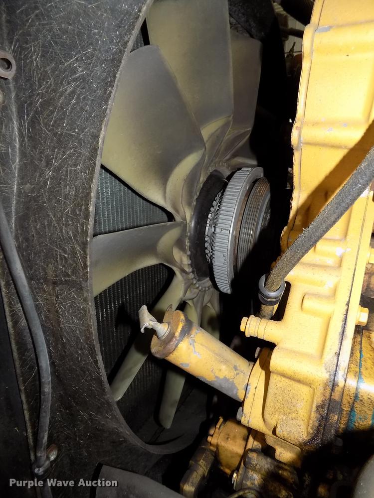 image for item DE7593 2003 Peterbilt 379 EXHD semi truck