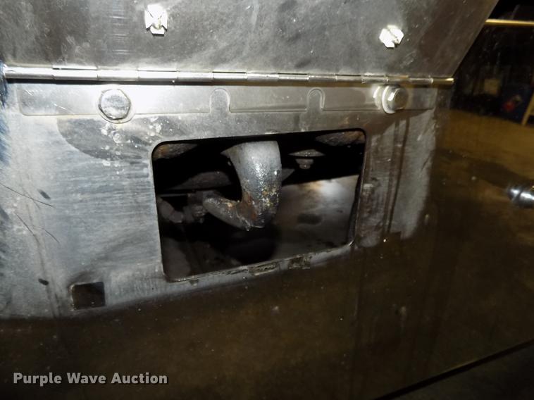 image for item DE7593 2003 Peterbilt 379 EXHD semi truck