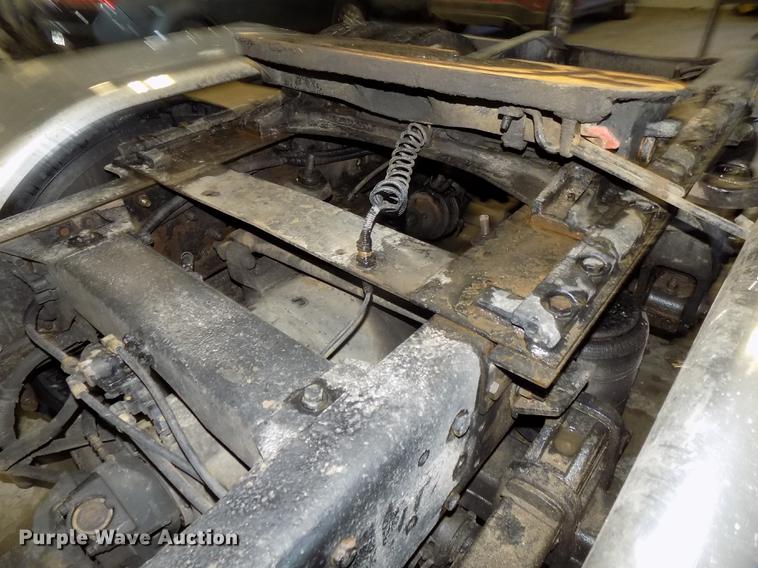 image for item DE7593 2003 Peterbilt 379 EXHD semi truck