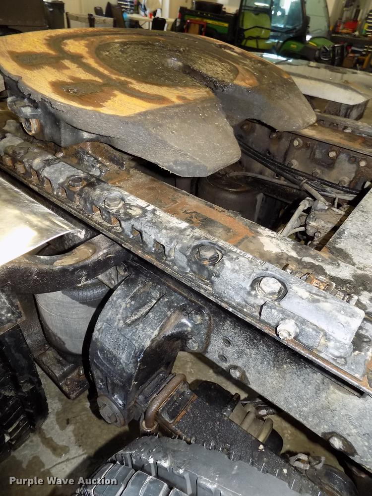 image for item DE7593 2003 Peterbilt 379 EXHD semi truck