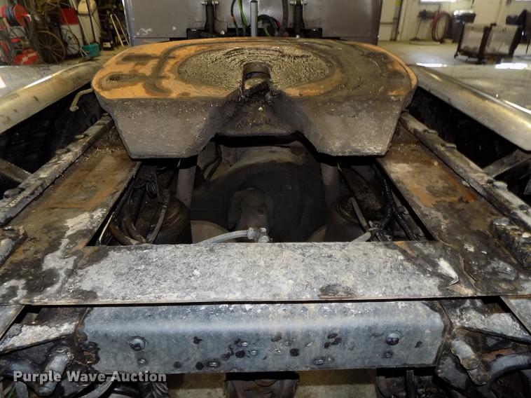 image for item DE7593 2003 Peterbilt 379 EXHD semi truck