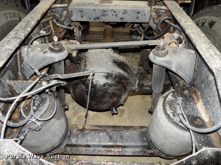 image for item DE7593 2003 Peterbilt 379 EXHD semi truck