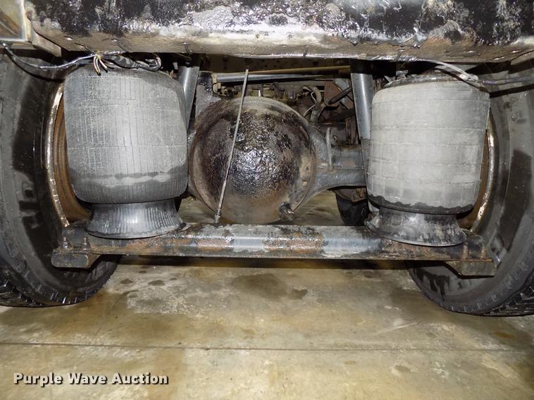 image for item DE7593 2003 Peterbilt 379 EXHD semi truck