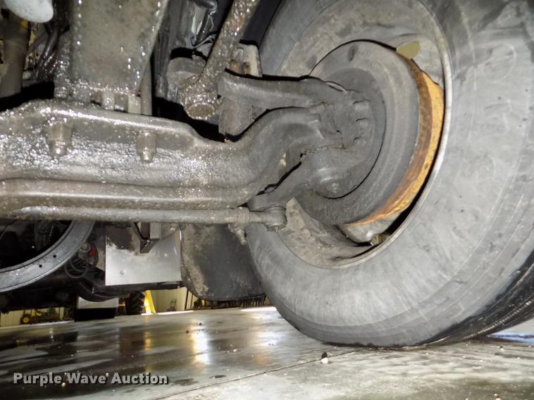 image for item DE7593 2003 Peterbilt 379 EXHD semi truck