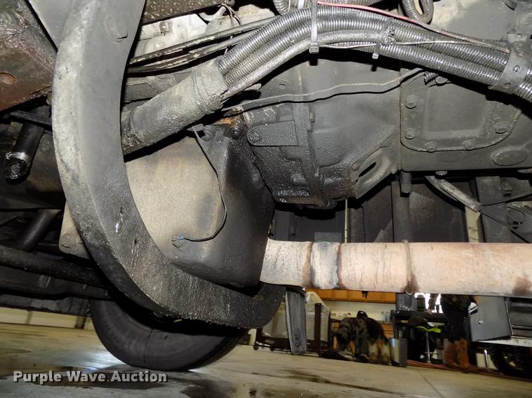 image for item DE7593 2003 Peterbilt 379 EXHD semi truck