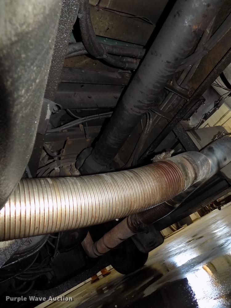 image for item DE7593 2003 Peterbilt 379 EXHD semi truck