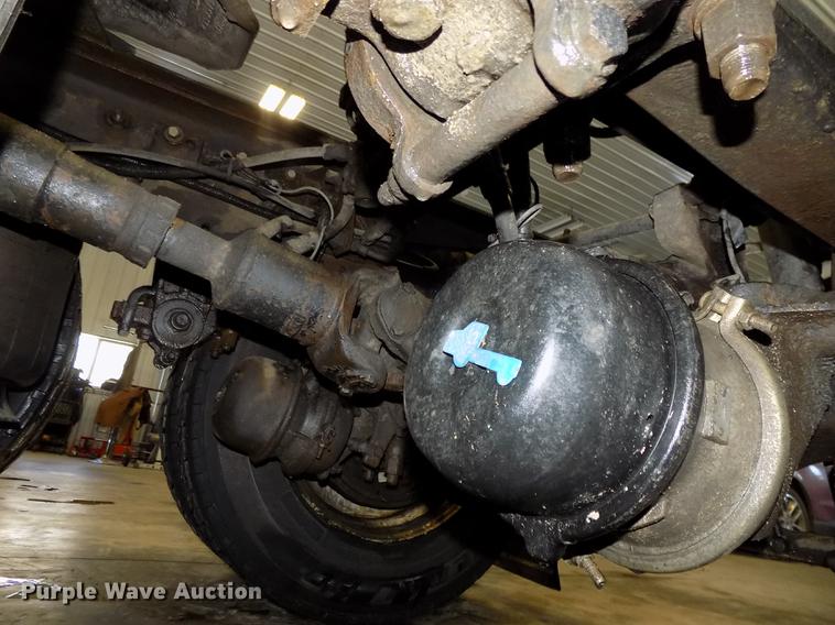 image for item DE7593 2003 Peterbilt 379 EXHD semi truck