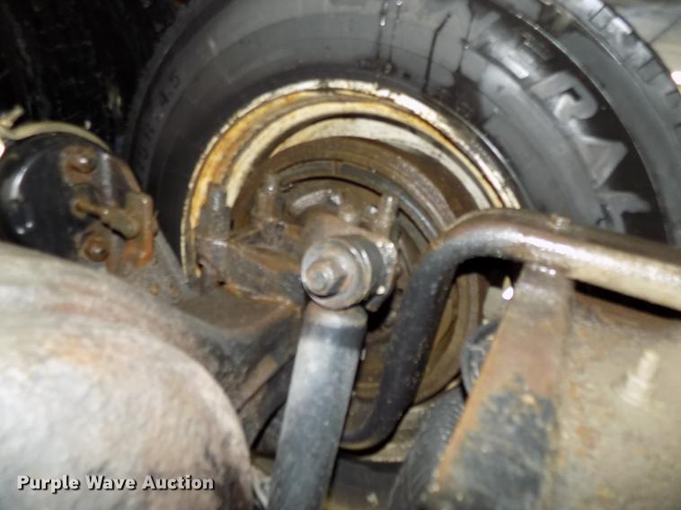 image for item DE7593 2003 Peterbilt 379 EXHD semi truck