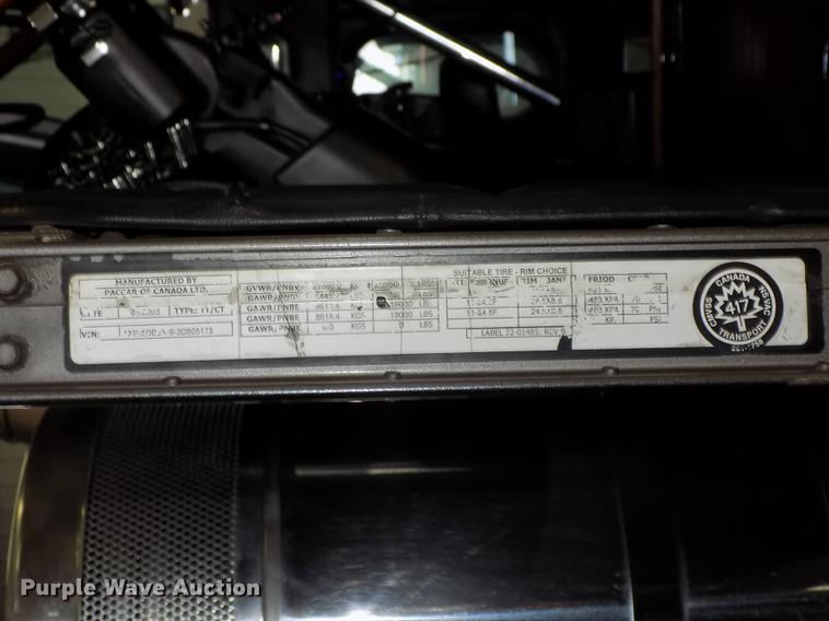 image for item DE7593 2003 Peterbilt 379 EXHD semi truck