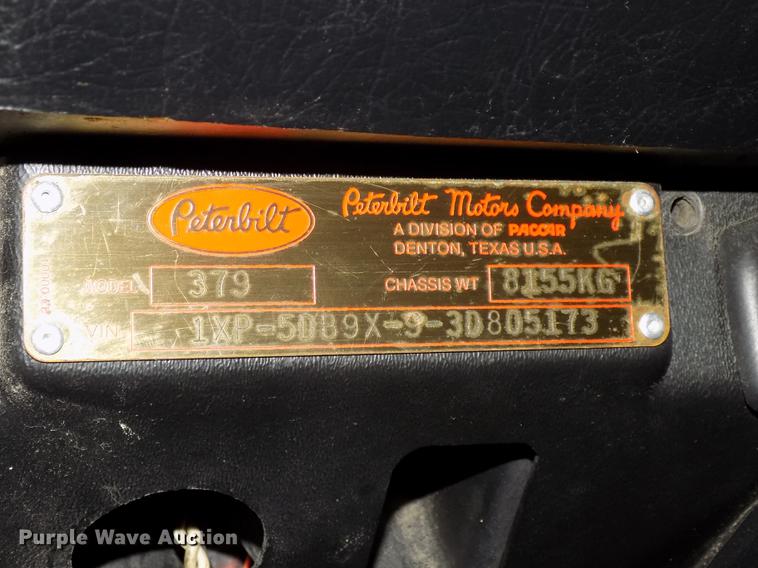 image for item DE7593 2003 Peterbilt 379 EXHD semi truck