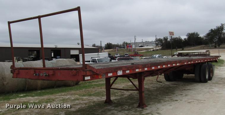 image for item DF2509 1972 Fontaine F-1-5540SL flatbed trailer