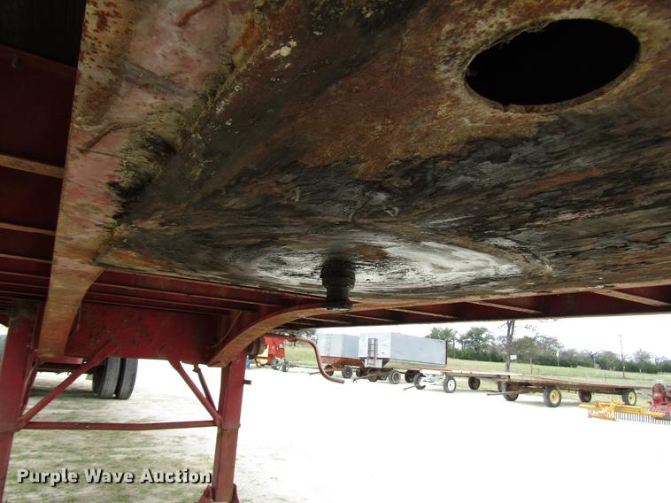 image for item DF2509 1972 Fontaine F-1-5540SL flatbed trailer