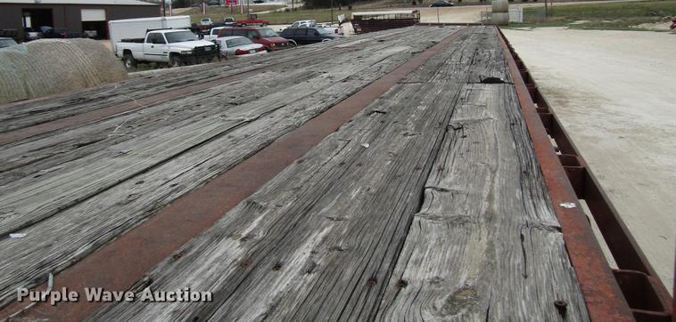 image for item DF2509 1972 Fontaine F-1-5540SL flatbed trailer