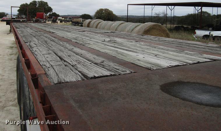 image for item DF2509 1972 Fontaine F-1-5540SL flatbed trailer