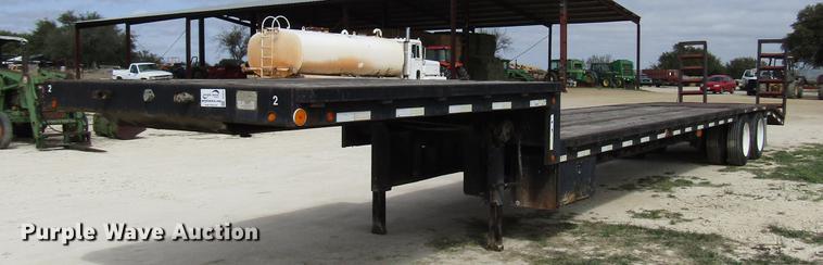image for item DF2511 1985 Hobbs drop deck equipment trailer