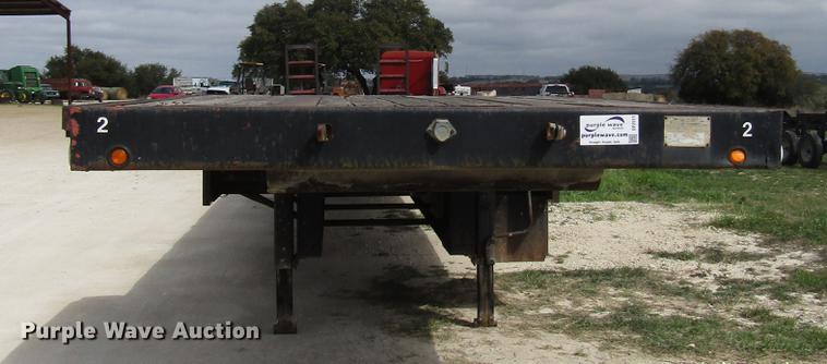image for item DF2511 1985 Hobbs drop deck equipment trailer