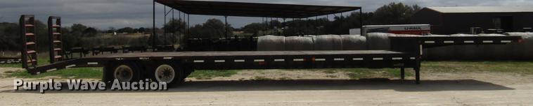 image for item DF2511 1985 Hobbs drop deck equipment trailer