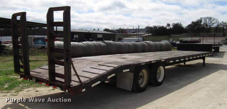 image for item DF2511 1985 Hobbs drop deck equipment trailer