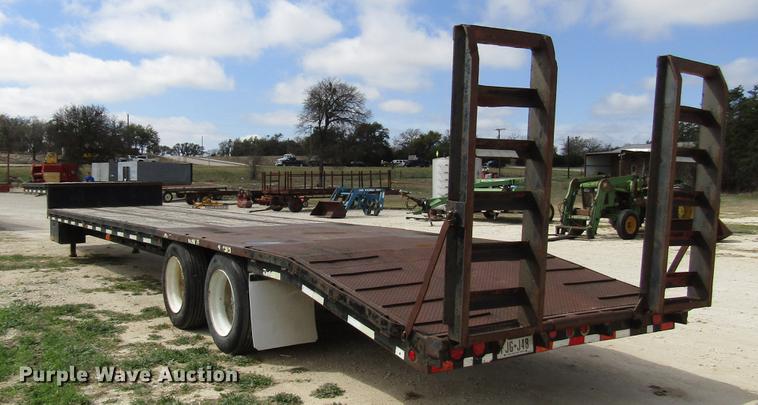 image for item DF2511 1985 Hobbs drop deck equipment trailer