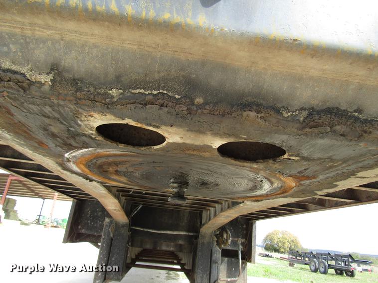 image for item DF2511 1985 Hobbs drop deck equipment trailer